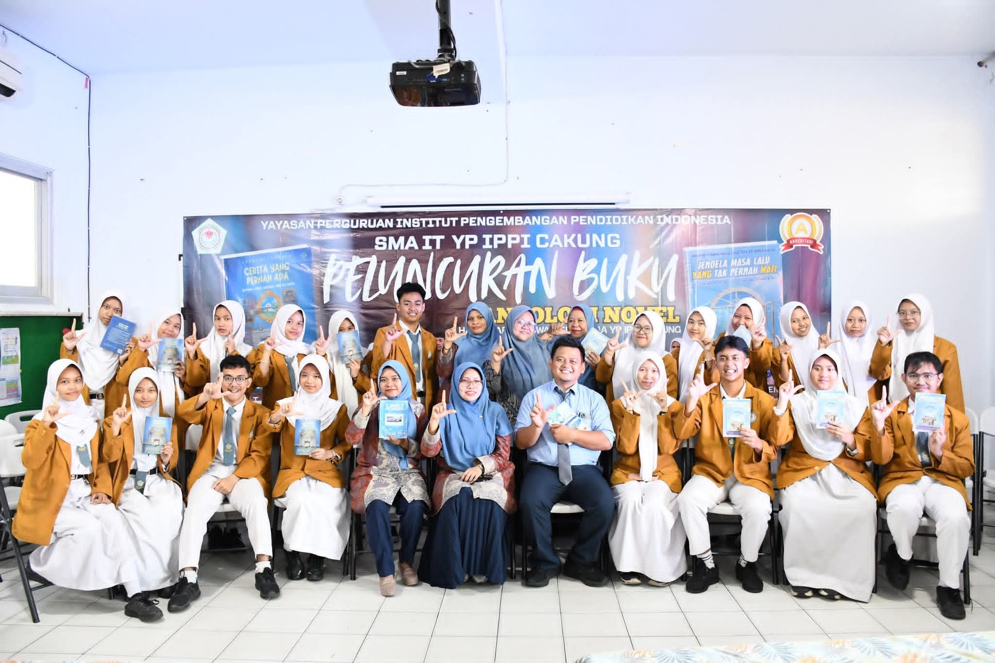 LAUNCHING BUKU ANTOLOGI NOVEL SMA IT YP IPPI CAKUNG